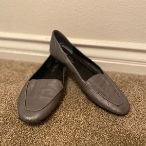 Kenneth Cole Tasha Silver Flats